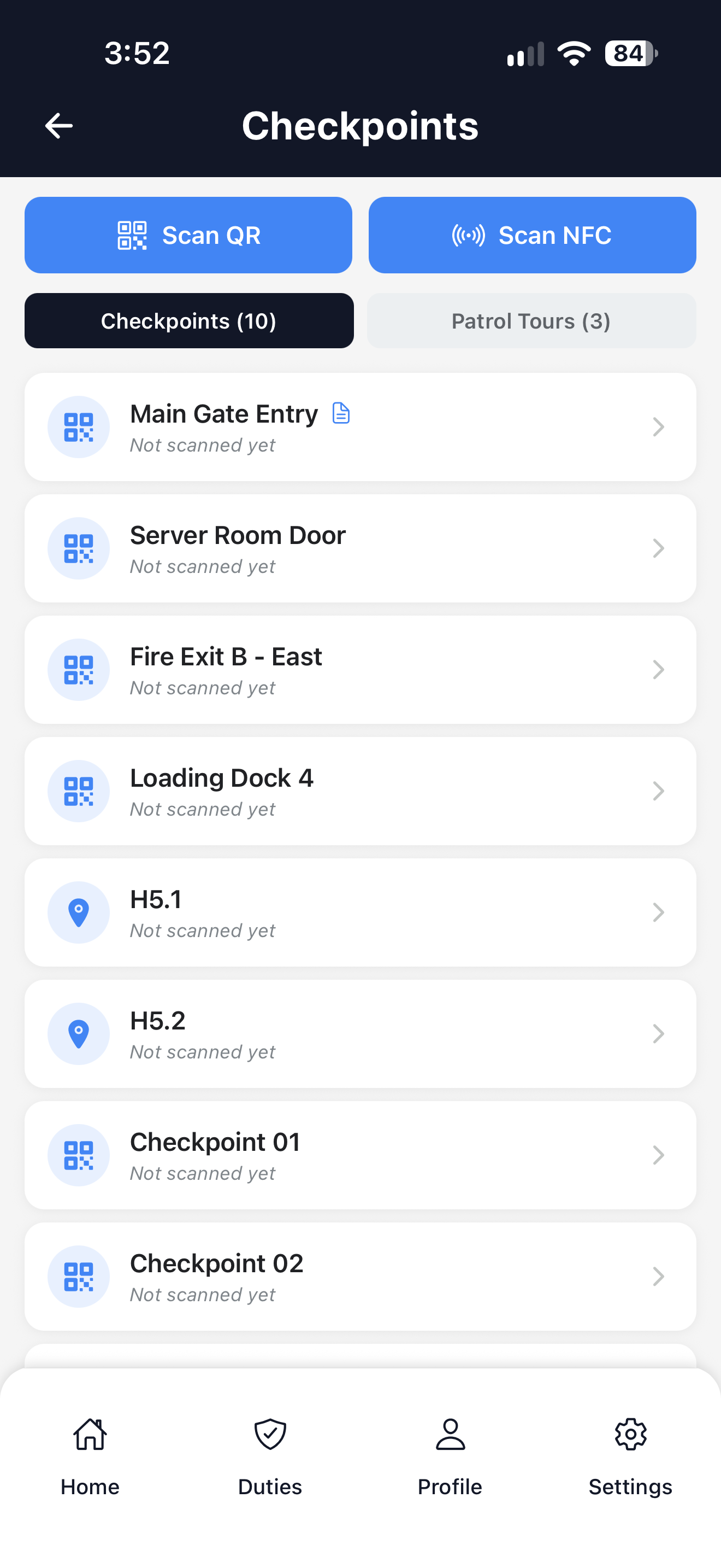 GuardTrac Mobile App - Checkpoints screen with QR and NFC scanning and site checkpoints
